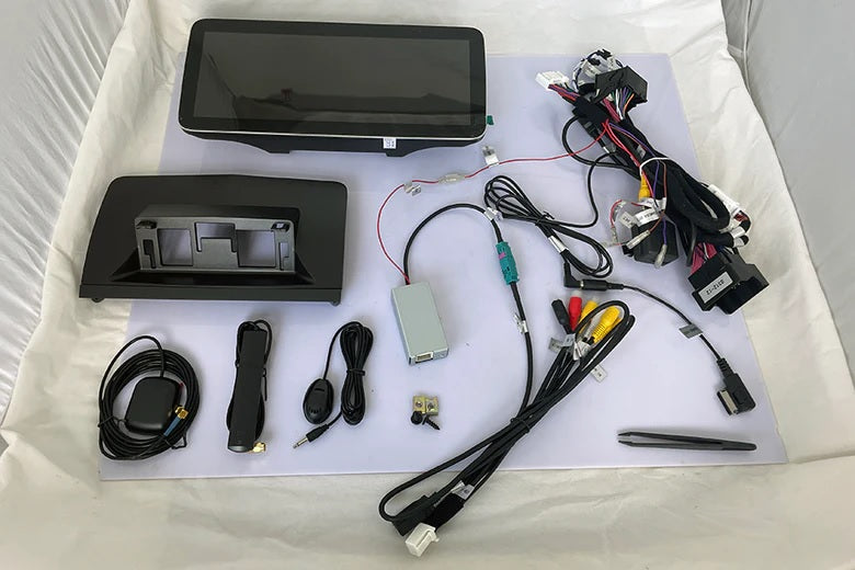 Mercedes-Benz E(W212) LHD Aftermarket Radio Upgrade